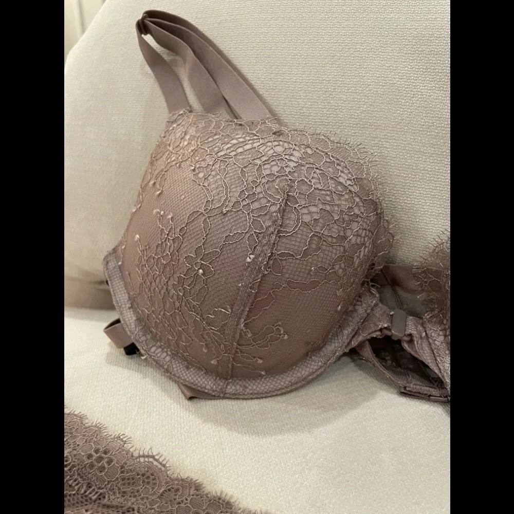 ❤️ BEAUTIFUL BRAND NEW NVR WORN LIGHT MAUVE/GRAY LACY & SEXY VS SET! - Picture 14 of 15